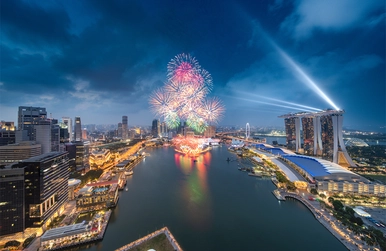 132 устройства Martin MAC Ultra Performance создали потрясающее световое шоу в рамках празднования Дня независимости Сингапура