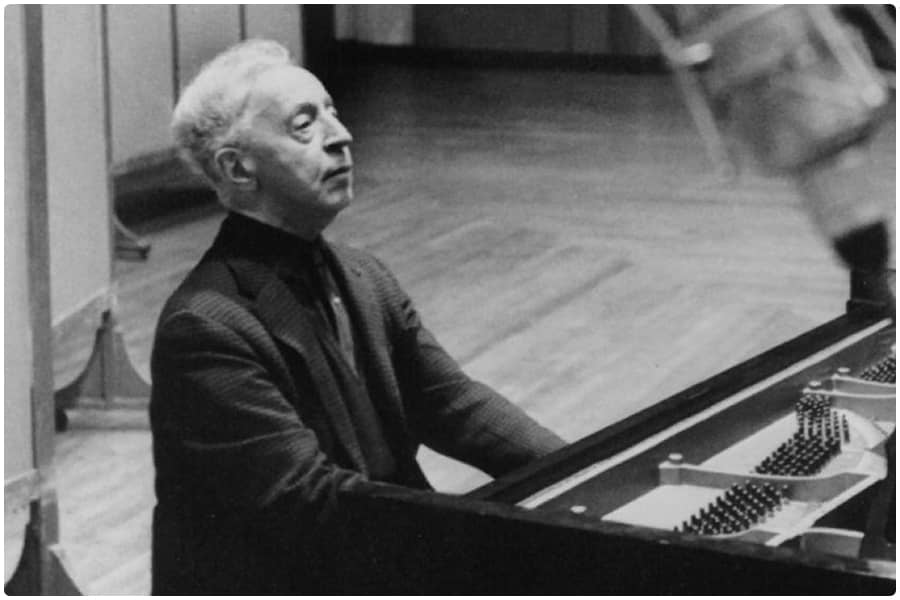 Arthur Rubinstein.