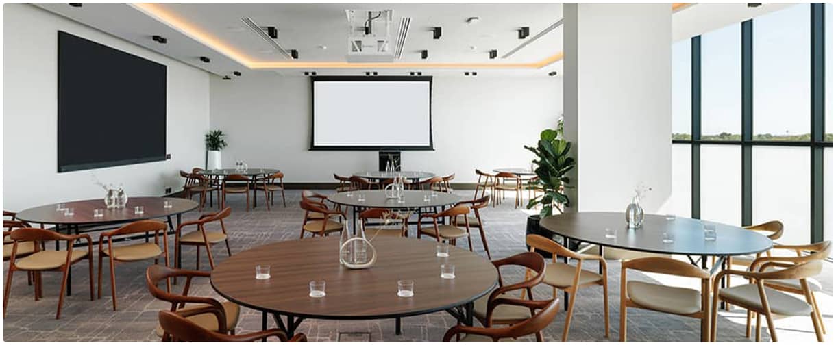 Акустика JBL для отеля Crowne Plaza Adelaide Mawson Lakes.